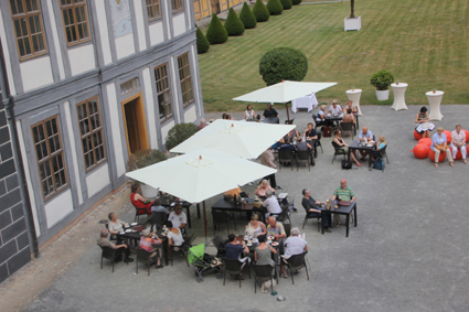 Blick zum Museumscafé "Collegium" / {Location}: Schlosshof Oranienbaum 2012\\n\\n29.05.2012 14:14